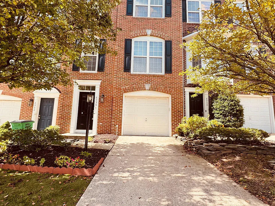 8936 Singleleaf Cir