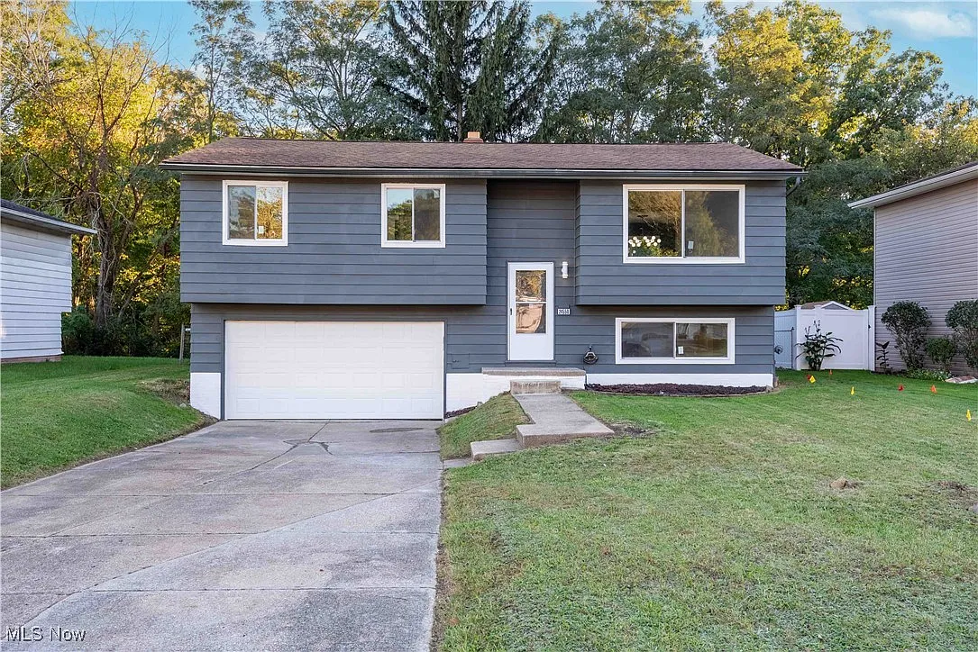 24550 Ridgeline Dr photo 1