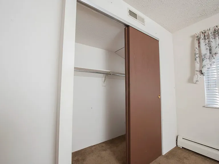 Delshire Apartments — Photo 14