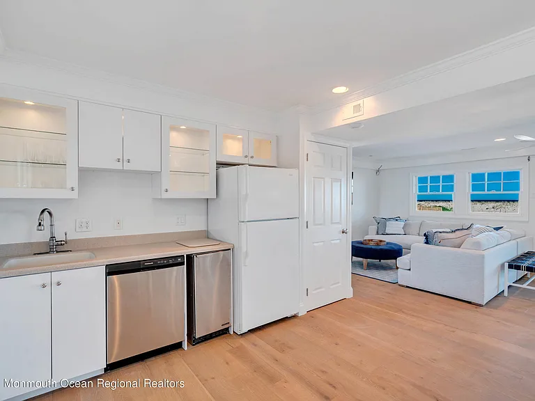 706 Morven Ter — Photo 53