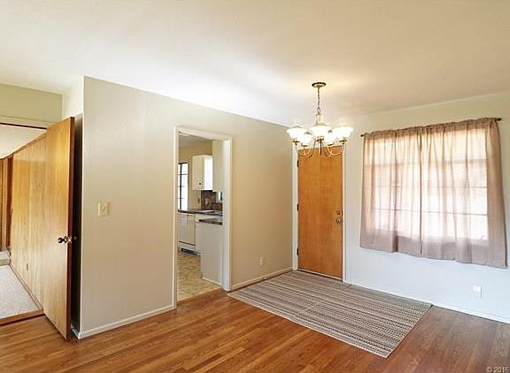 Dining Room from Hall to Bedrooms