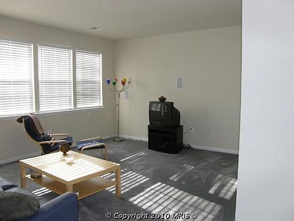 4th image of 105 Quinton Oaks Cir