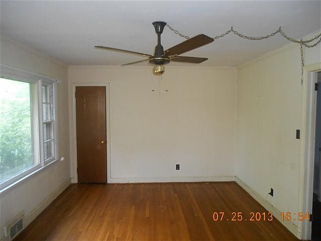2nd image of 2709 May Dr