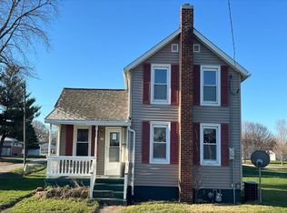 219 W Railroad St, Sheffield, IL 61361