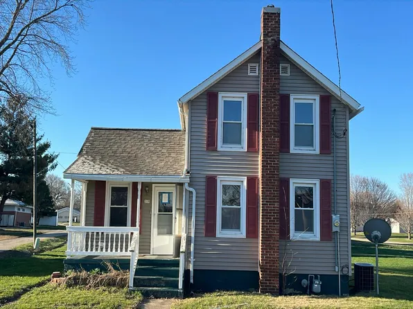 219 W Railroad St, Sheffield, IL 61361