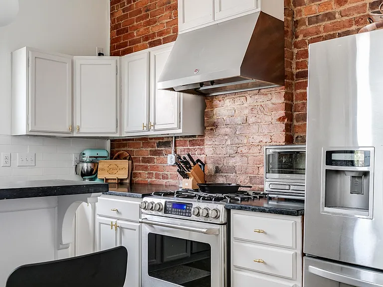 2206 E Marshall St — Photo 12
