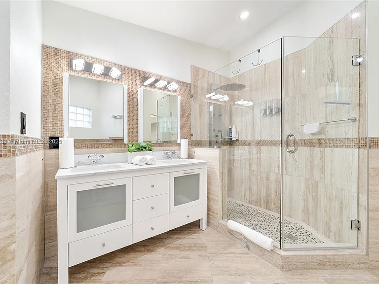 5424 SW 154th Pl — Photo 24