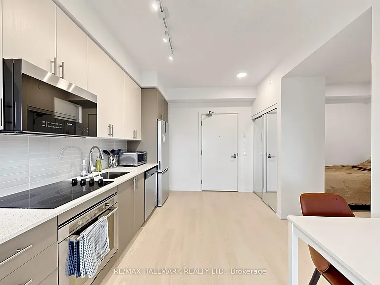 415 Main St W #612 — Photo 18