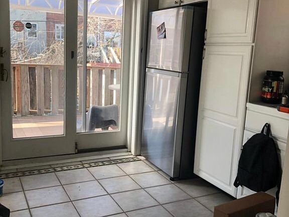 3rd image of 1820 E 51st St