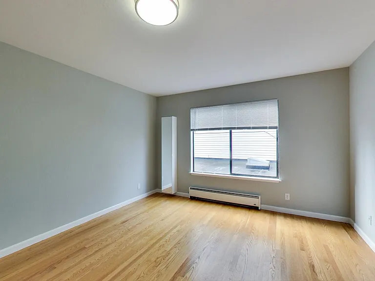 205 Collins St #4 — Photo 16