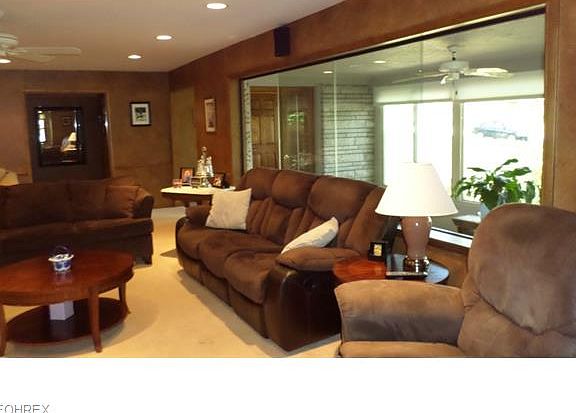 5th image of 550 Crestwood Ave