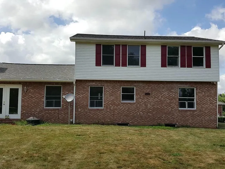 123 Brennburn Ln — Photo 6