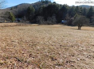2565 Three Mile Hwy, Newland, NC 28657