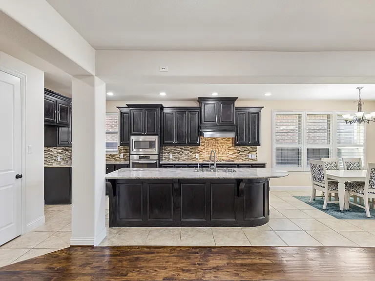 408 Vine St — Photo 17