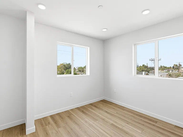 7655 1/2 S San Pedro St #102 — Photo 13