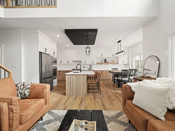 1367 Siskin Wynd NW, Edmonton, AB T5S 0R3