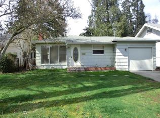 748 NW 3rd St, Grants Pass, OR 97526