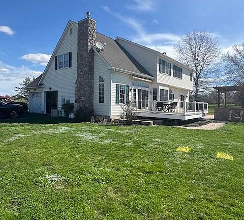 2nd image of 105 Saint Johns Rd W