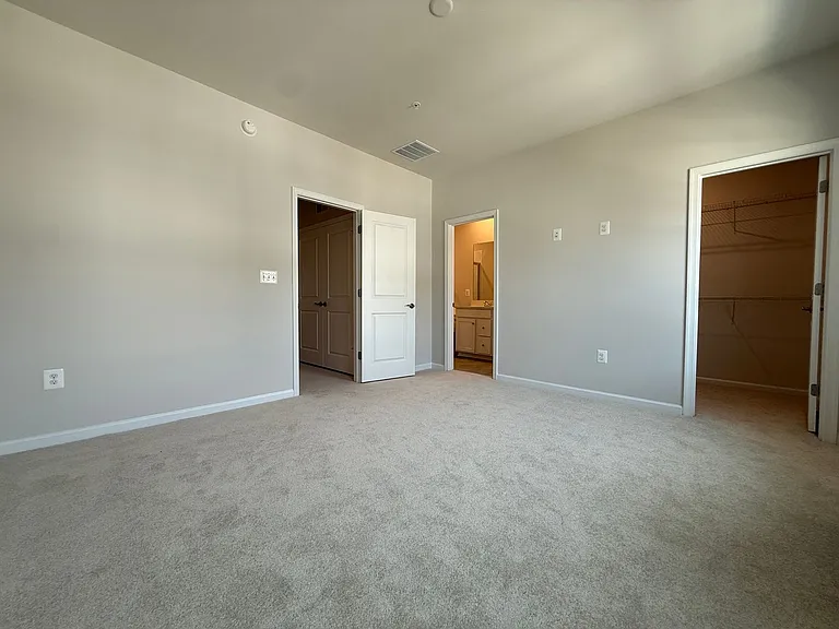 1915 Barolo Blvd — Photo 12