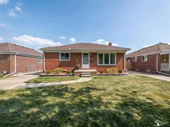 1257 11th St, Wyandotte, MI 48192