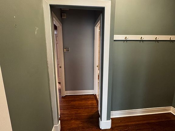 5th image of 7031 N Sheridan Rd APT 2E