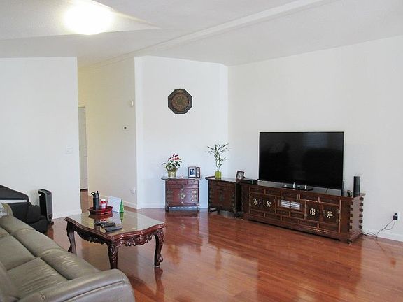 3rd image of 1085 Tasman Dr Spc 361