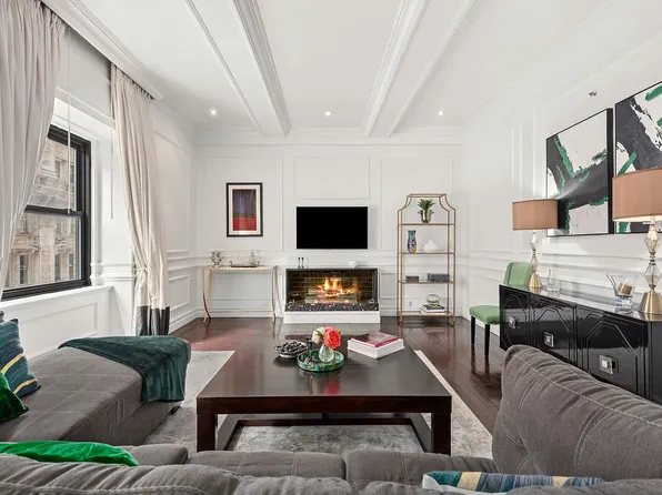 160 Central Park S #1132, New York, NY 10019