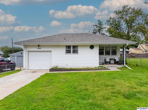 4216 H St, Omaha, NE 68107