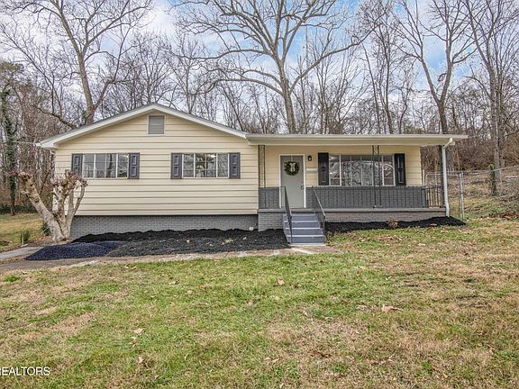 4th image of 3429 Peachwood Rd