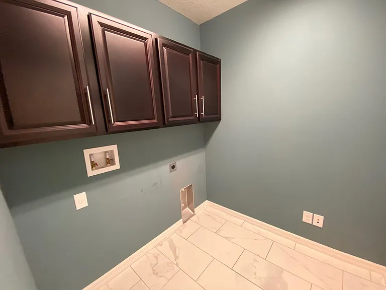 231 Salamanca Rd — Photo 8