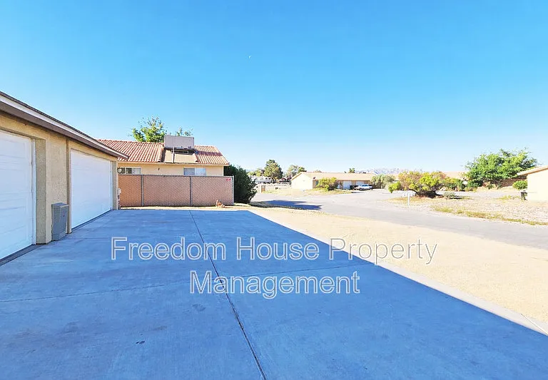 1041 Marne Ct #4 — Photo 3