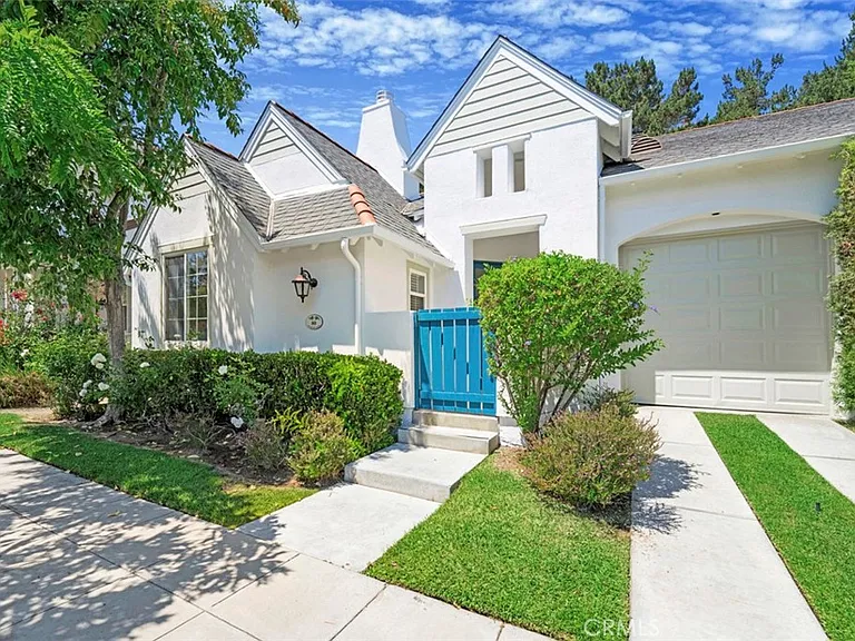80 Winslow Ln — Photo 1
