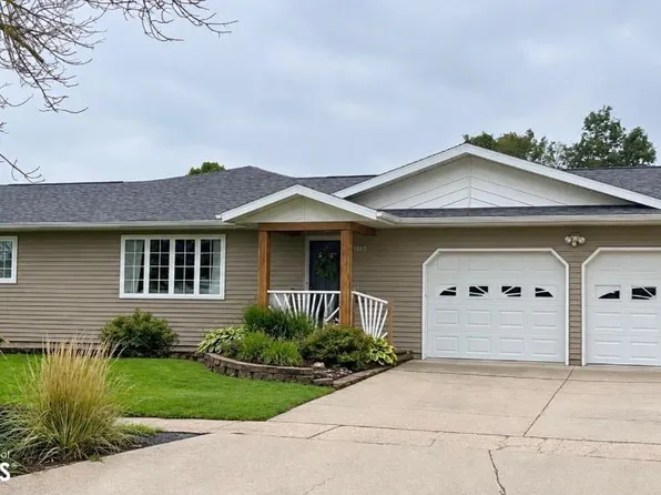 1810 E Walnut St, Algona, IA 50511