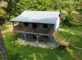 389 Lily Ln, Whittier, NC 28789