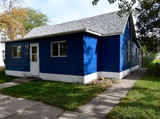 412 N Sargent Ave, Glendive, MT 59330