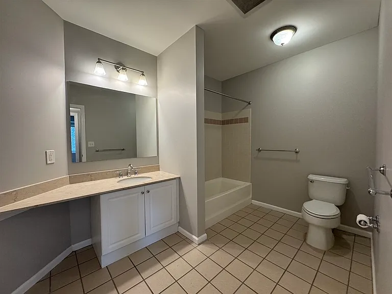 1 Cityview Ln #213 — Photo 19