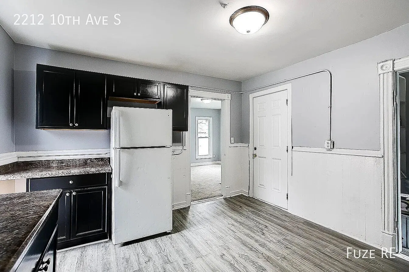Updated 3-Bed 1-Bath Unit in Minneapolis - Available Now! — Photo 4