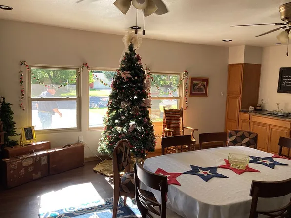 704 Marian St, Kimball, NE 69145