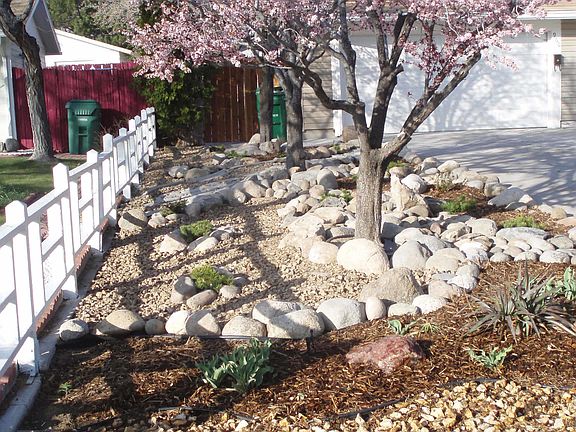 2nd image of 966 La Sierra Dr