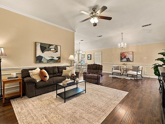 5th image of 1146 Calvert Dr