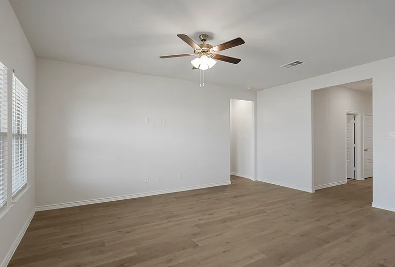 2105 Hunter Ln — Photo 15