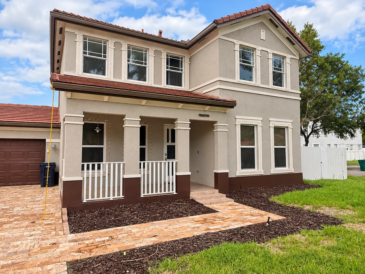 4 bed, 2.5 bath, 2256 sqft, $4,800 — Photo 2