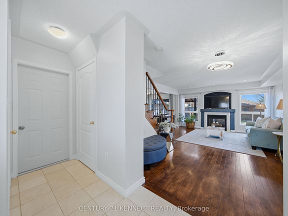 3rd image of 1644 Samuelson Cir