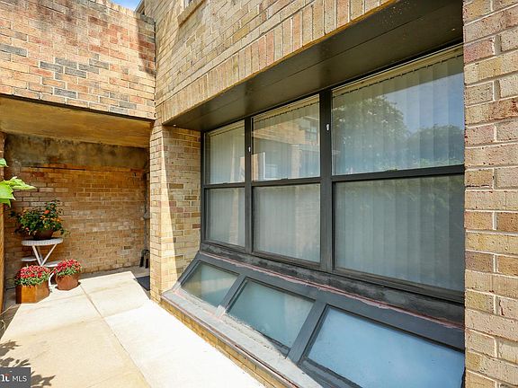 3rd image of 31 Dudley Ct #26