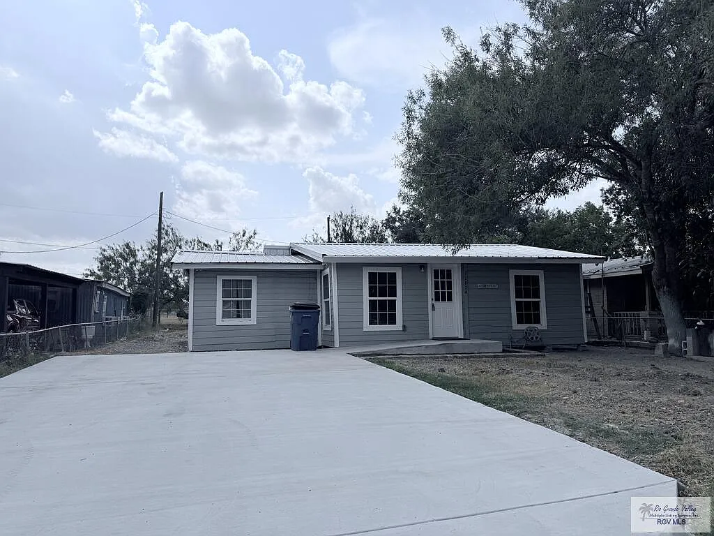 4 bed, 2.0 bath, 1368 sqft, $1,200 — Photo 2