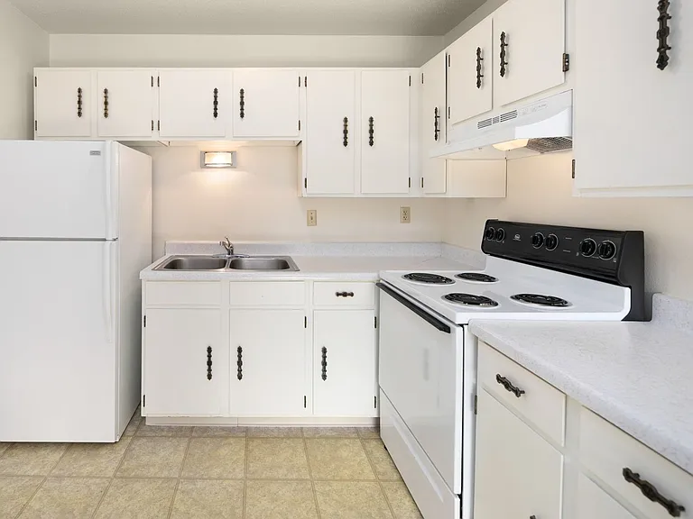 Colton Heights Apartments — Photo 31