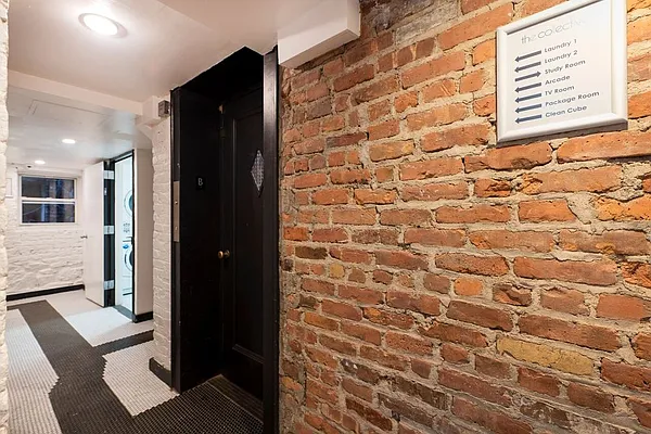 Rented by Bold New York | media 37