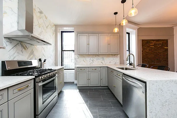 Rented by Remax Real Estate Professionals | media 73