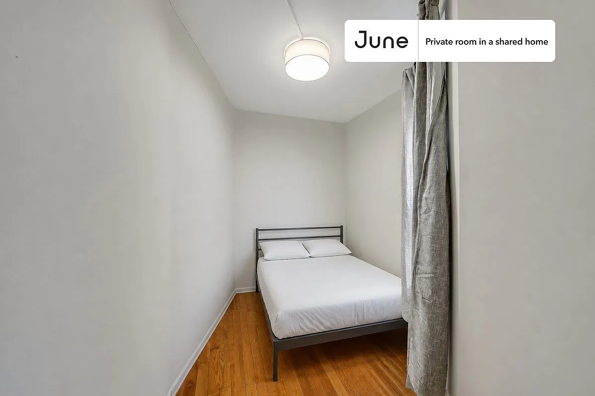 Twin bedroom in 3 bed/1 bath home in Upper West Side #790 C — Photo 1