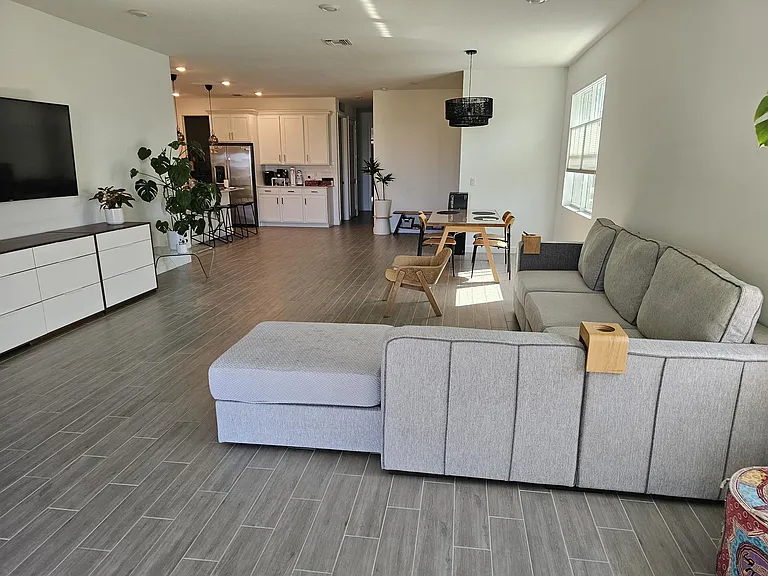 1309 Haywagon Trl — Photo 17